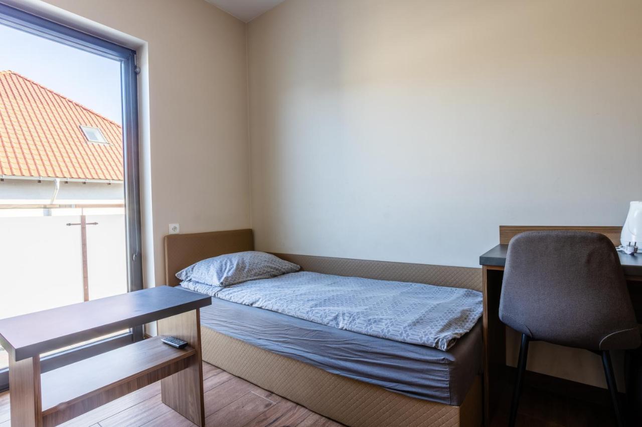 Noclegijarocin Bed & Breakfast Екстериор снимка