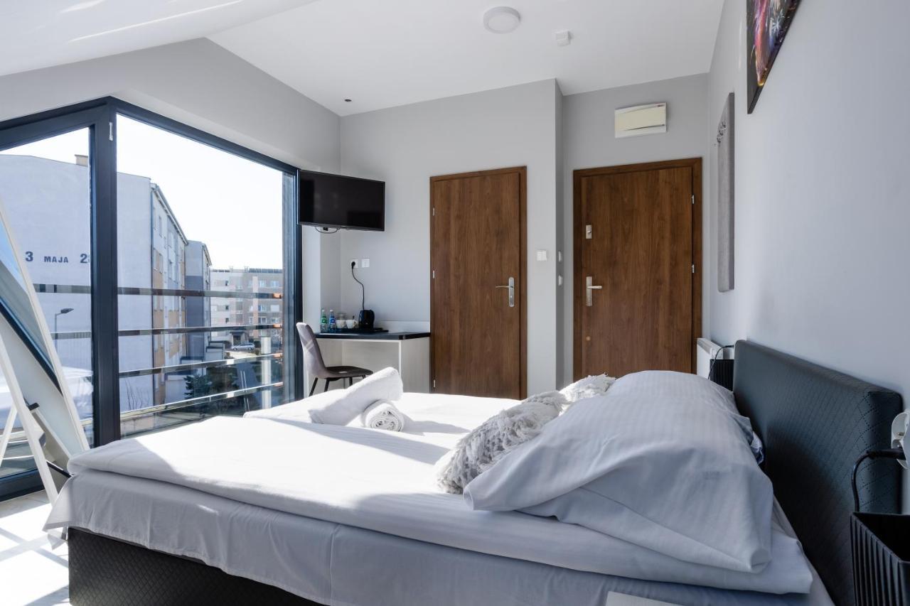 Noclegijarocin Bed & Breakfast Екстериор снимка